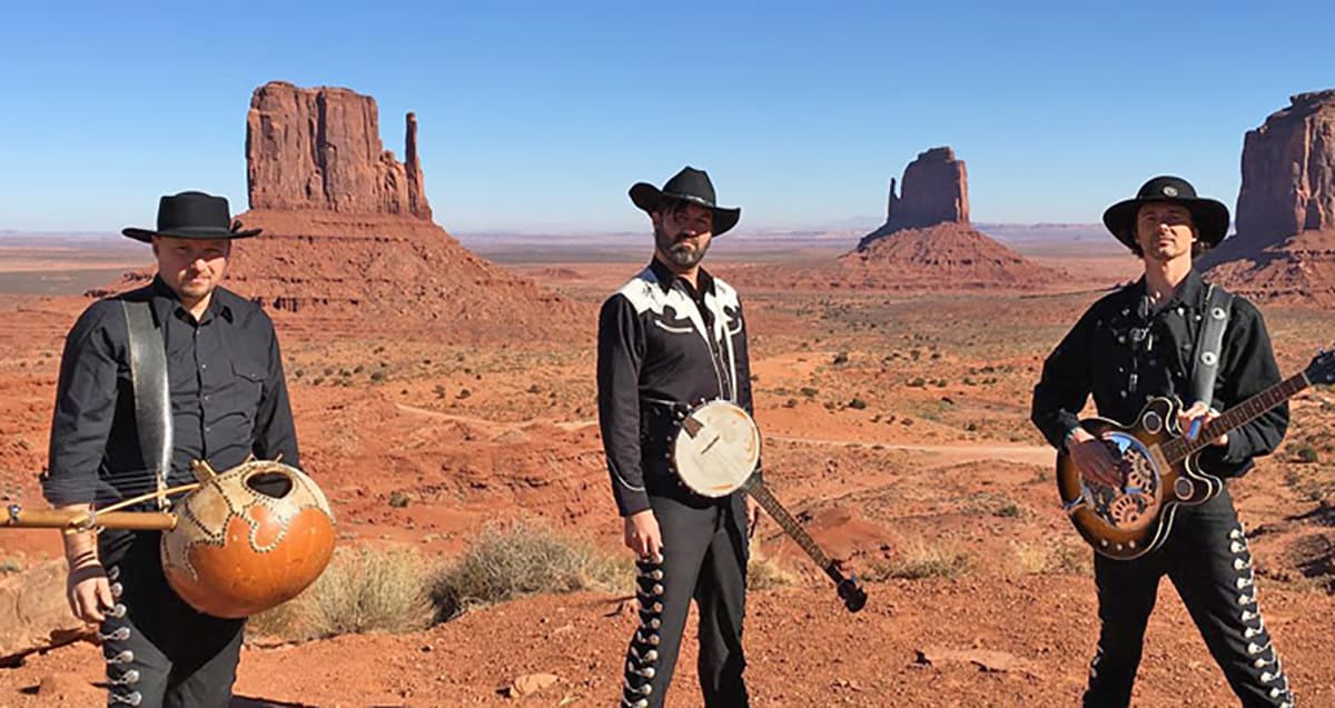 dirtwire, all three, in monument valley red rock